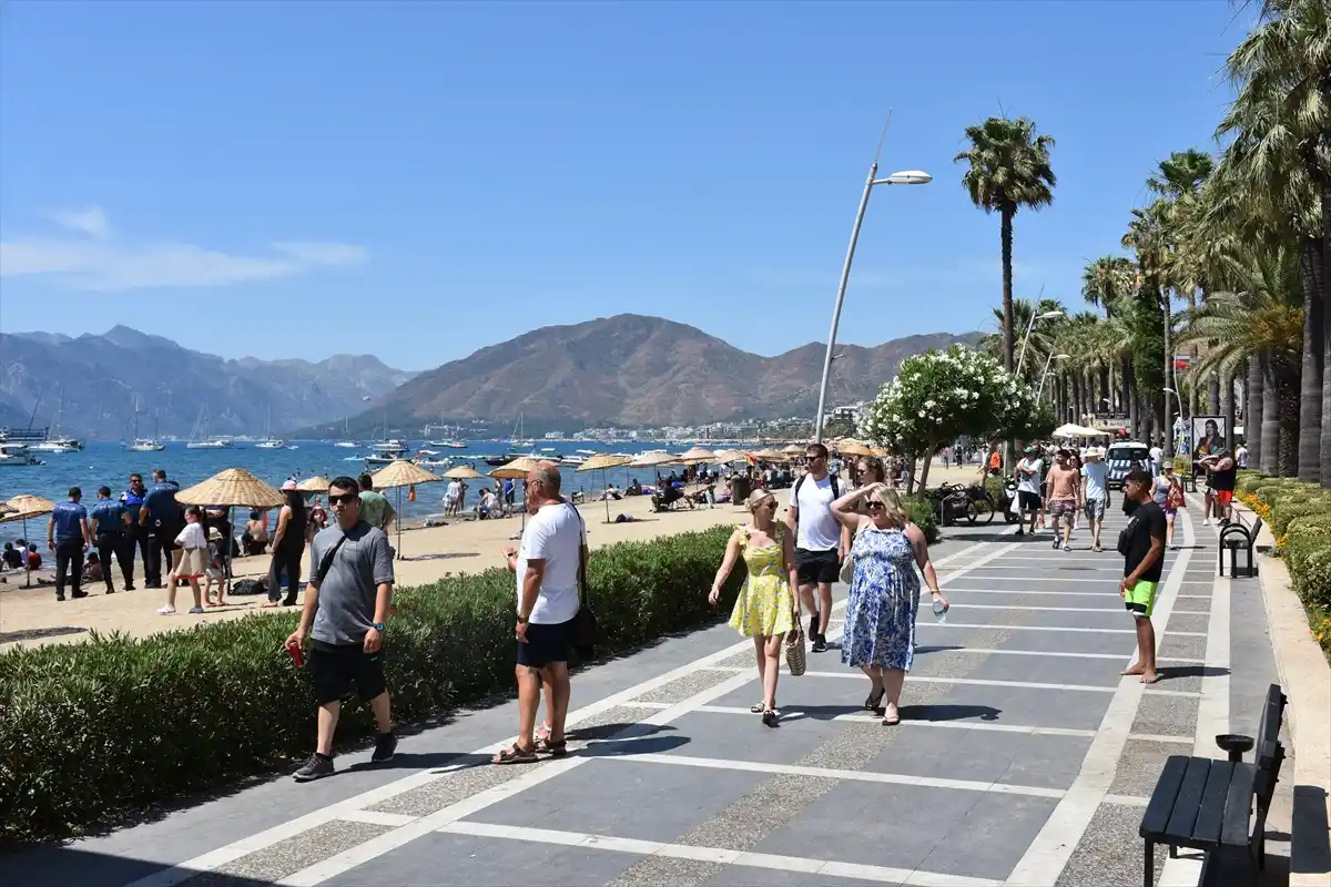 Muğla’da Bayram Tatilinin İkinci Gününde de Plajlar Doldu Taştı!