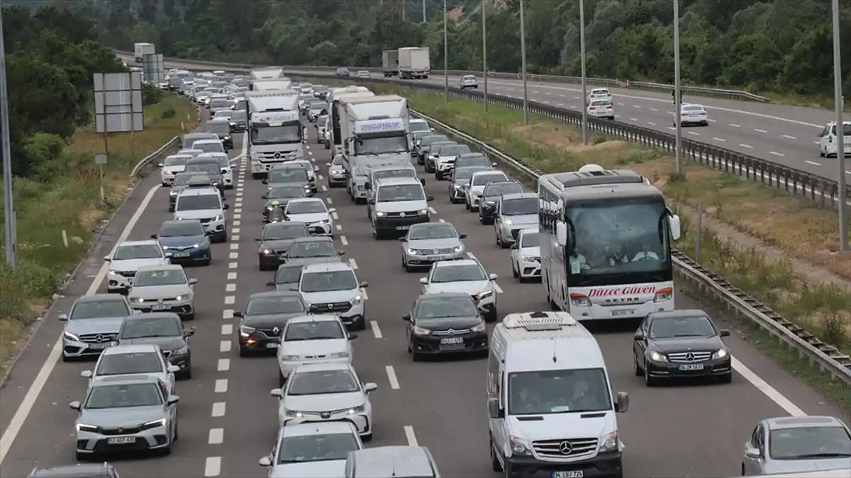 Kurban Bayramı Tatilinde Otoyollardan 21 Milyon 67 Bin Araç Geçti