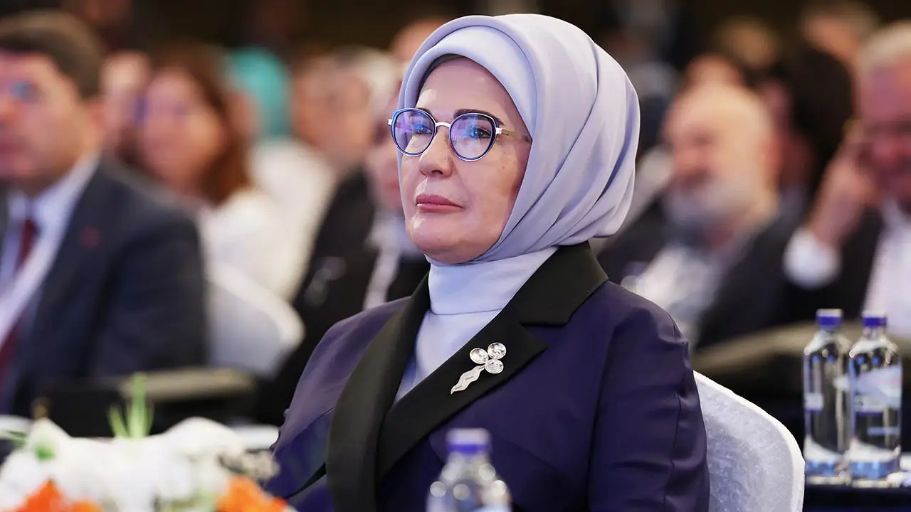 Emine Erdoğan Türkiye A Milli Futbol Takımı’nı tebrik etti