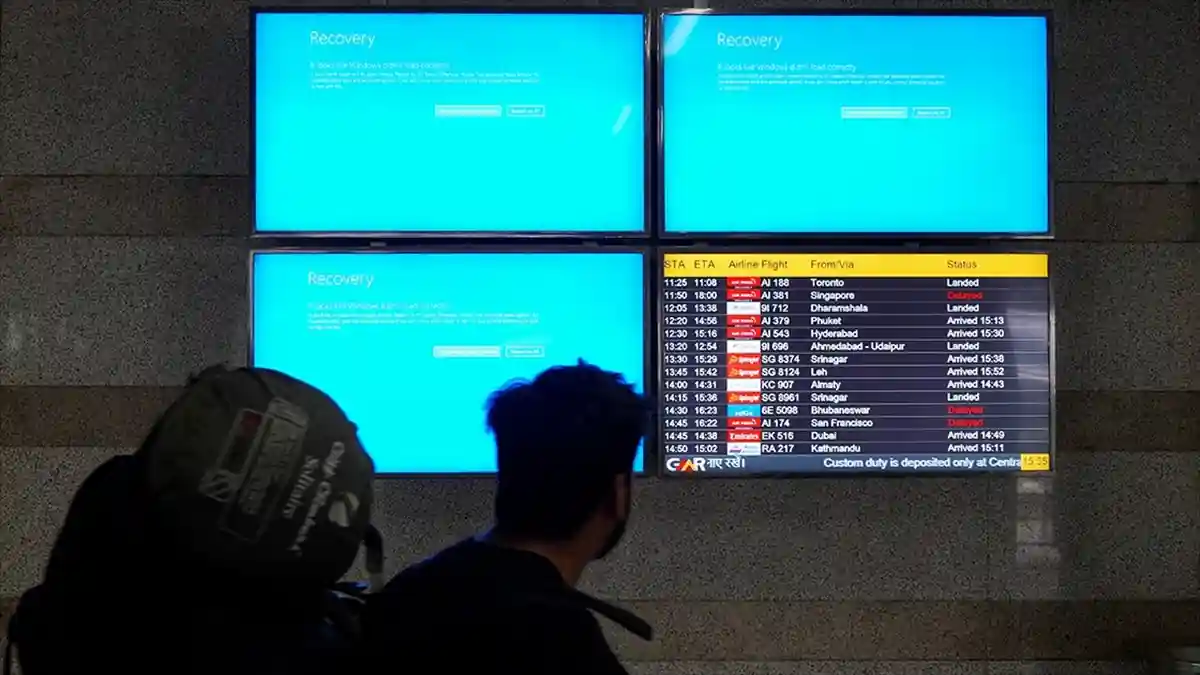 Küresel yazılım sorunu nedeniyle dünya çapında uçuş iptali 4 kattan fazla arttı