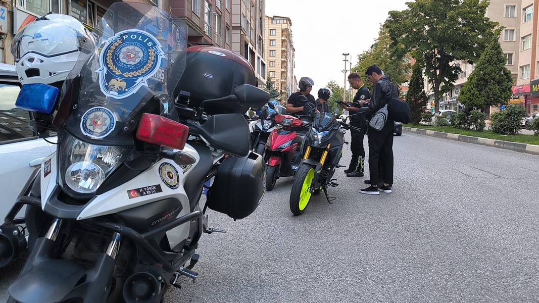 Kütahya’da motosiklet denetimleri devam