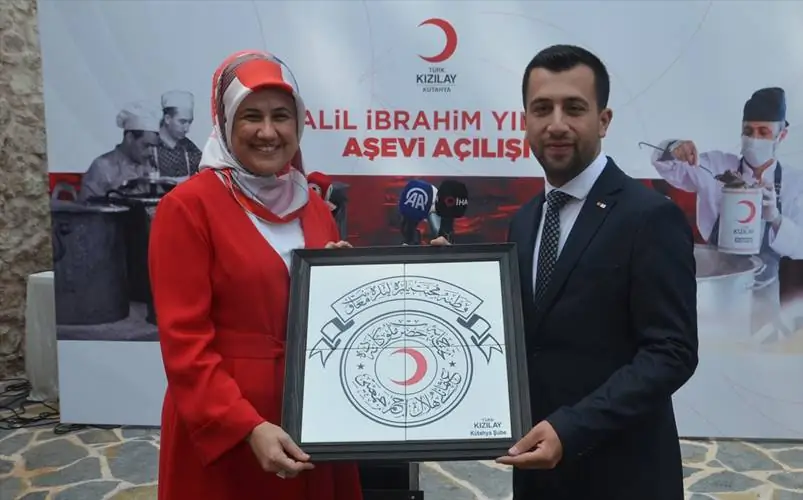 <iframe width="1296" height="729" src="https://www.youtube.com/embed/8LRYKbyygdo" title="Kütahya’da Türk Kızılay Halil İbrahim Yılmaz aşevi açıldı" frameborder="0" allow="accelerometer; autoplay; clipboard-write; encrypted-media; gyroscope; picture-in-picture; web-share" referrerpolicy="strict-origin-when-cross-origin" allowfullscreen></iframe>