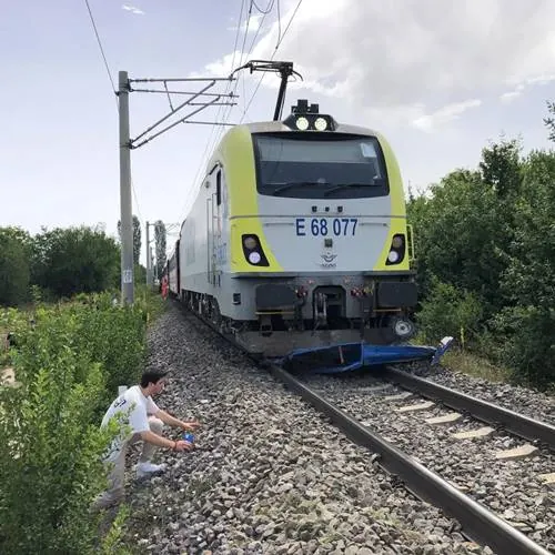 Kütahyada tren çapa makinesine çarptı 1 ölü