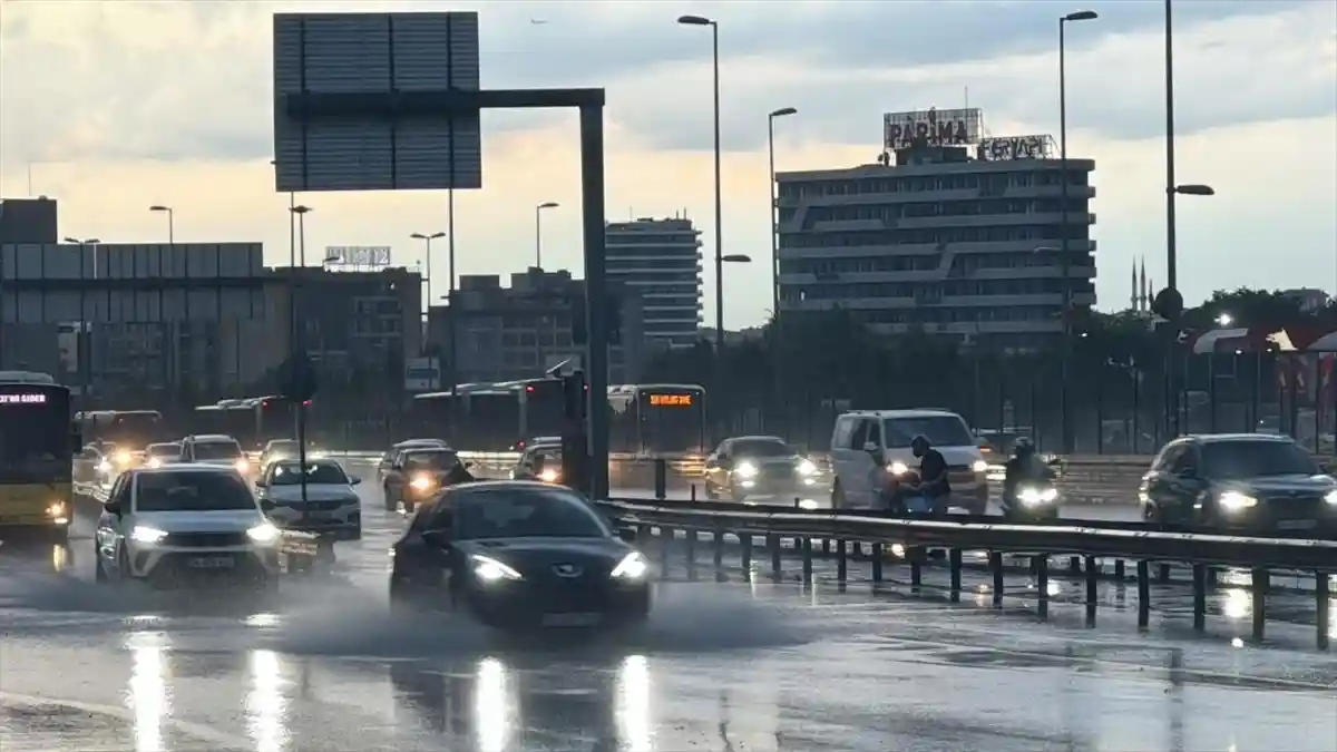 AKOM’dan İstanbul İçin Sağanak Uyarısı