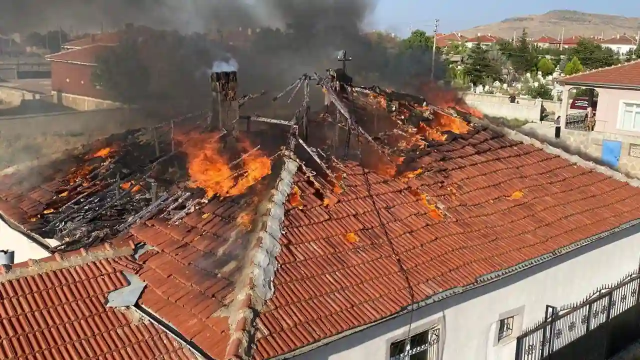 Konya’da çıkan yangında anne ve oğlu hayatını kaybetti