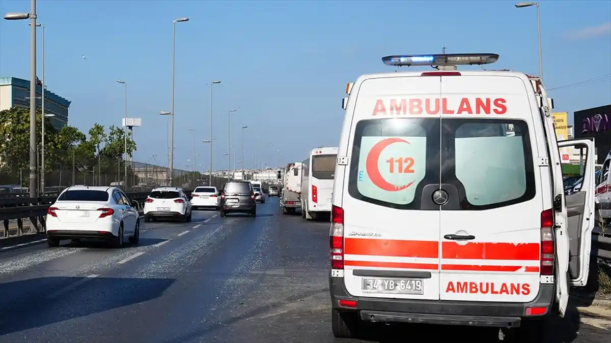 Küçükçekmece’de Zincirleme Kaza: 13 Kişi Yaralandı