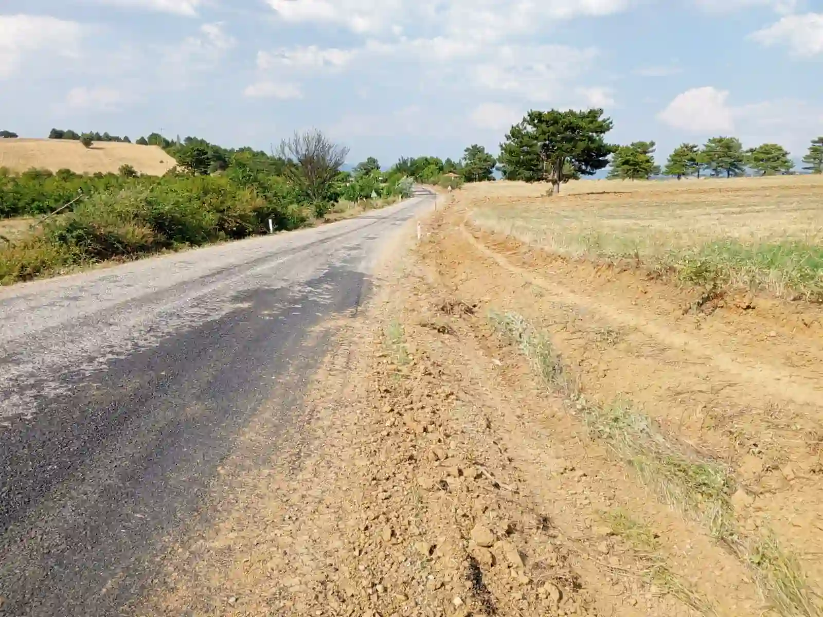 Kütahya’da Özel İdare ve Karayolları yolları temizliyor 