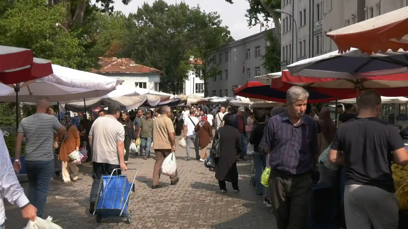 Kütahya’da pazarcı esnafının ‘haksız kazanç’ iddiası 