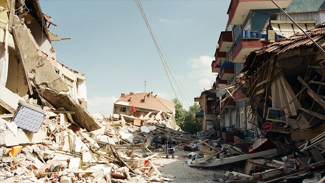 17 Ağustos Marmara Depremi'nin üzerinden çeyrek asır geçti