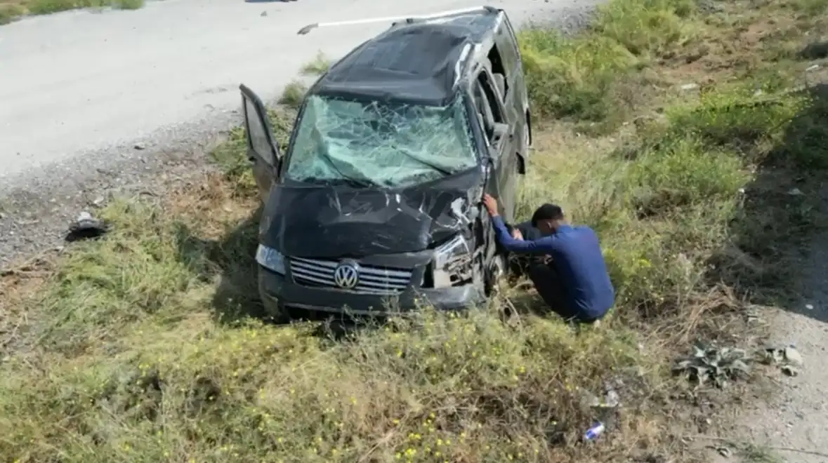 Afyonkarahisar’da kamyonet şarampole devrildi: 1 ölü