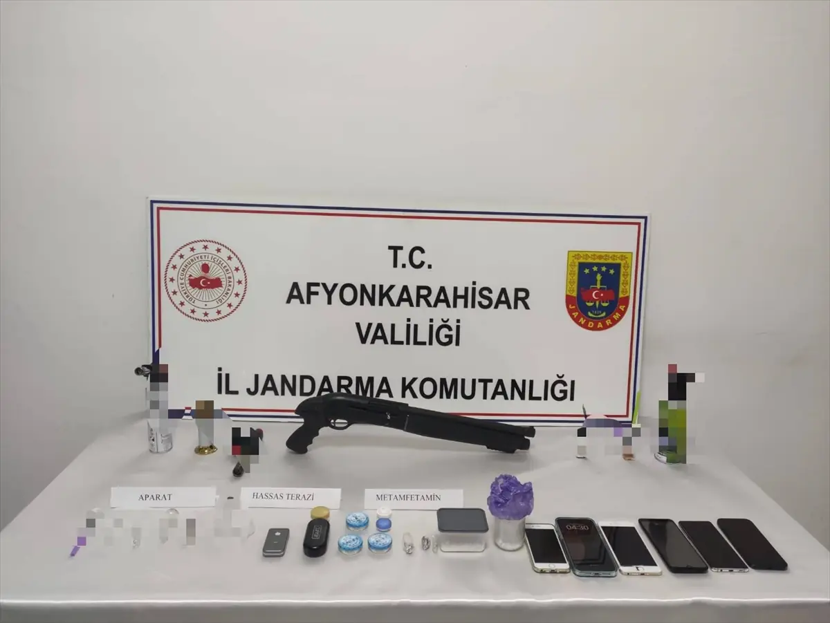 Afyonkarahisar’da uyuşturucu operasyonunda 5 şüpheli yakalandı