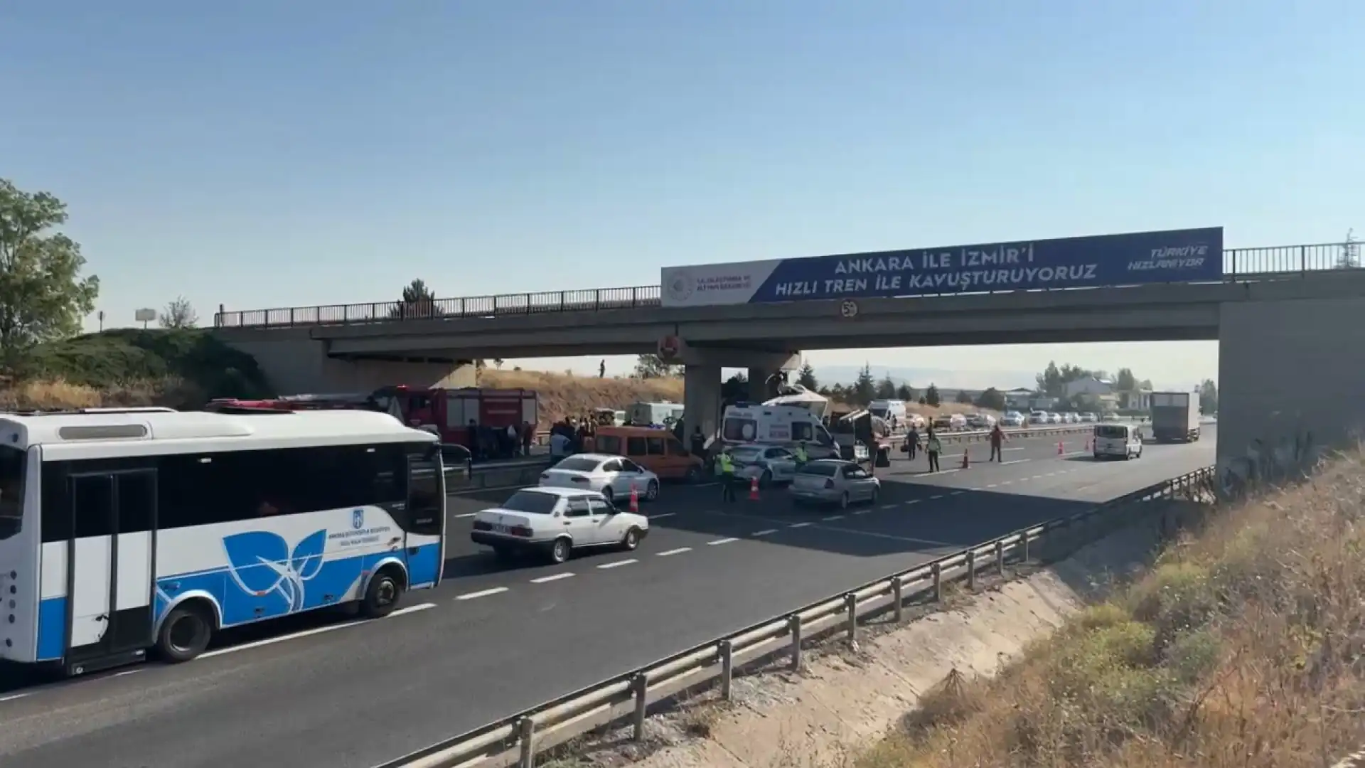 Ankara'da yolcu otobüsü köprüye çarptı 11 ölü, 26 yaralı