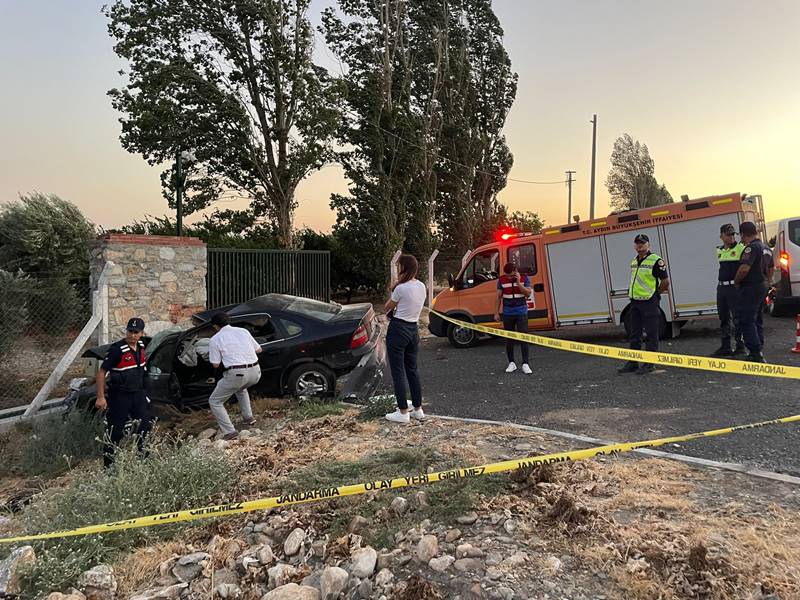 Aydın’da bahçe duvarına çarpan aracın sürücüsü hayatını kaybetti