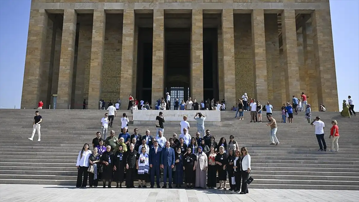 Azeri şehit aileleri Anıtkabir’de