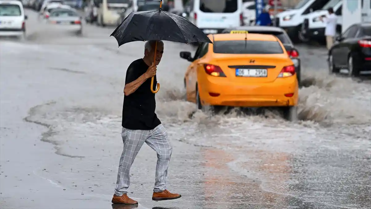 AFAD: Bazı İllerde Etkili Olan Yağışlarda 1065 Kişi Tahliye Edildi