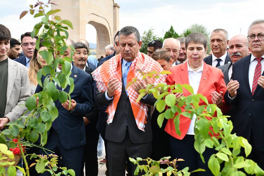 CHP Genel Başkanı Özel, Kütahya'da konuştu