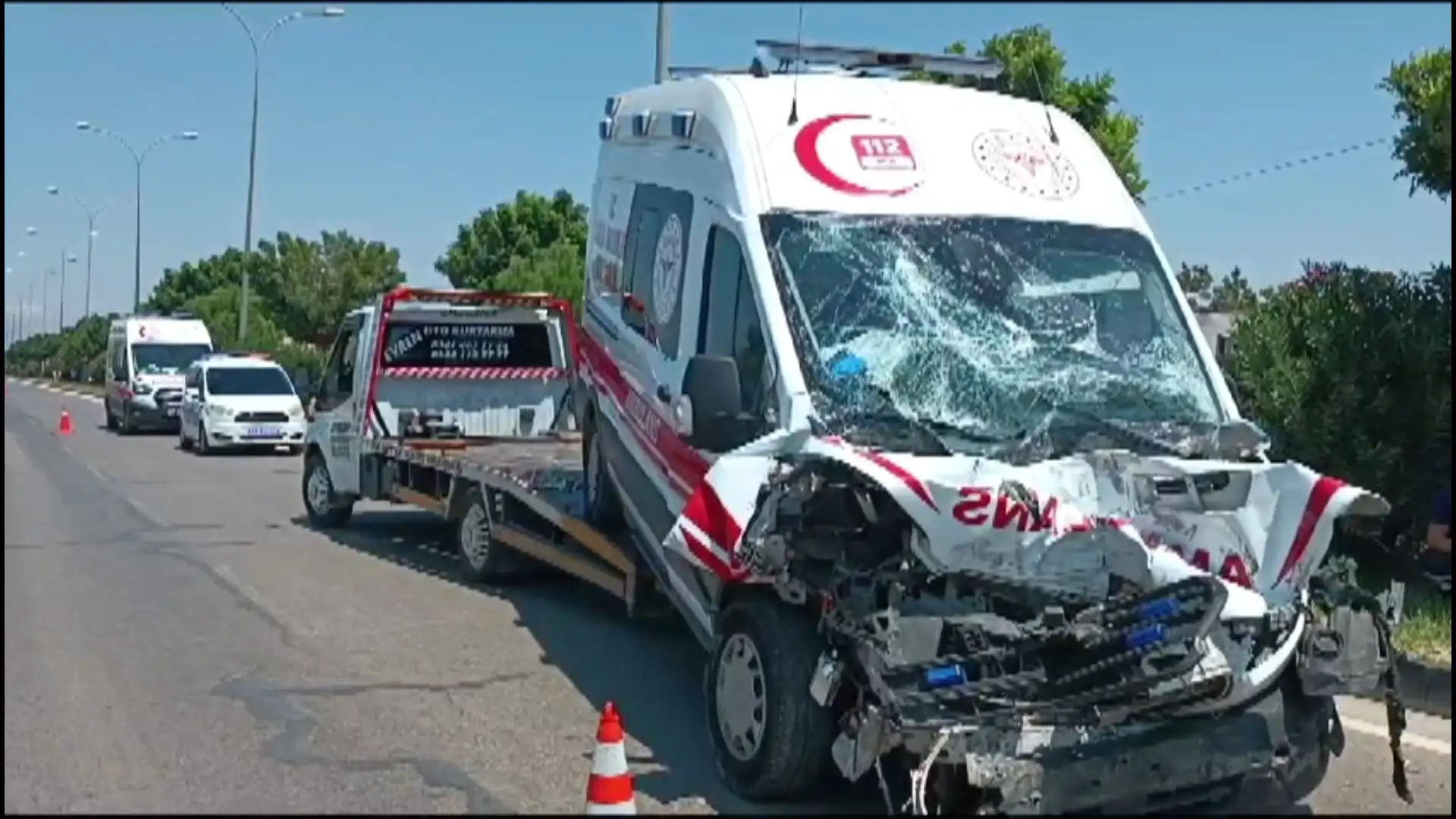 Gaziantep’te ambulans tankerle çarpıştı