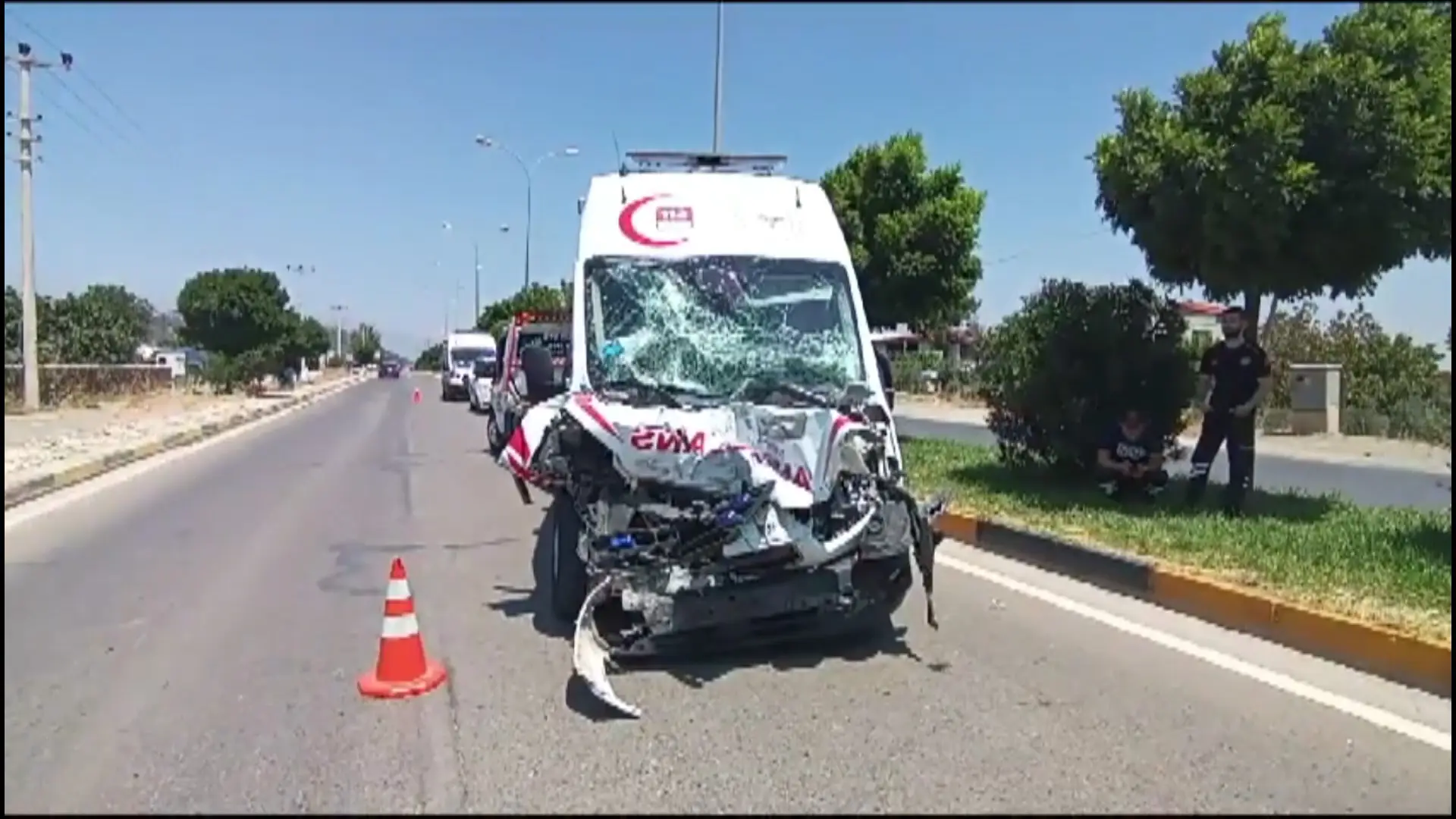 Gaziantep'te ambulans tankerle çarpıştı