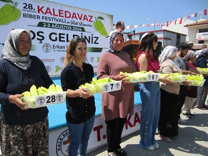 Kale’de geleneksel biber yarışması düzenlendi