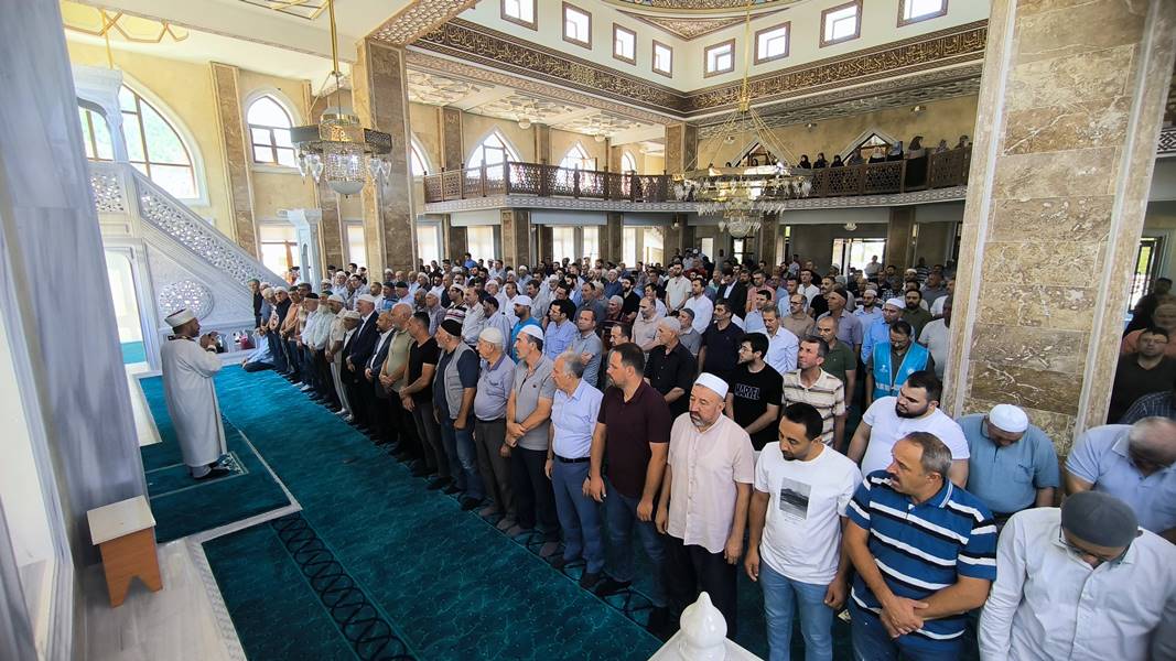 Kütahya’da Kevser Cami cuma namazıyla ibadete açıldı