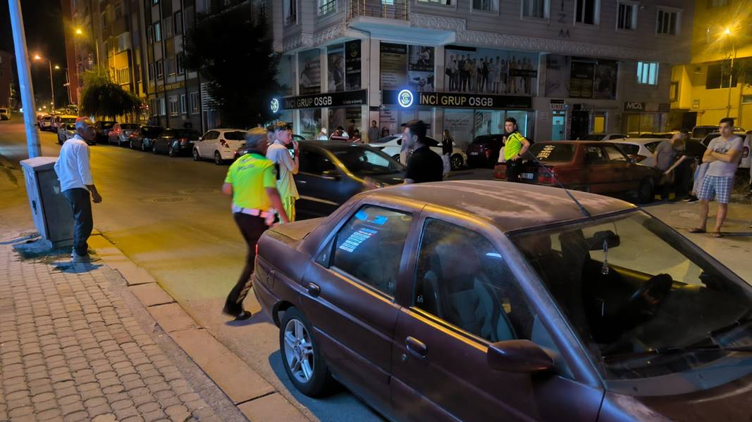 Kütahya’da motokurye devrildi, sürücü yaralandı