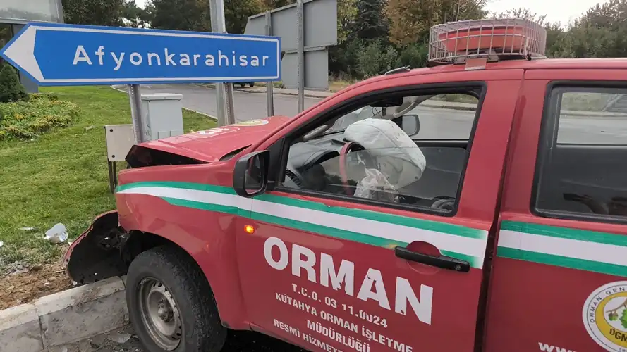 Kütahya’da yangına giden orman aracı kaza yaptı