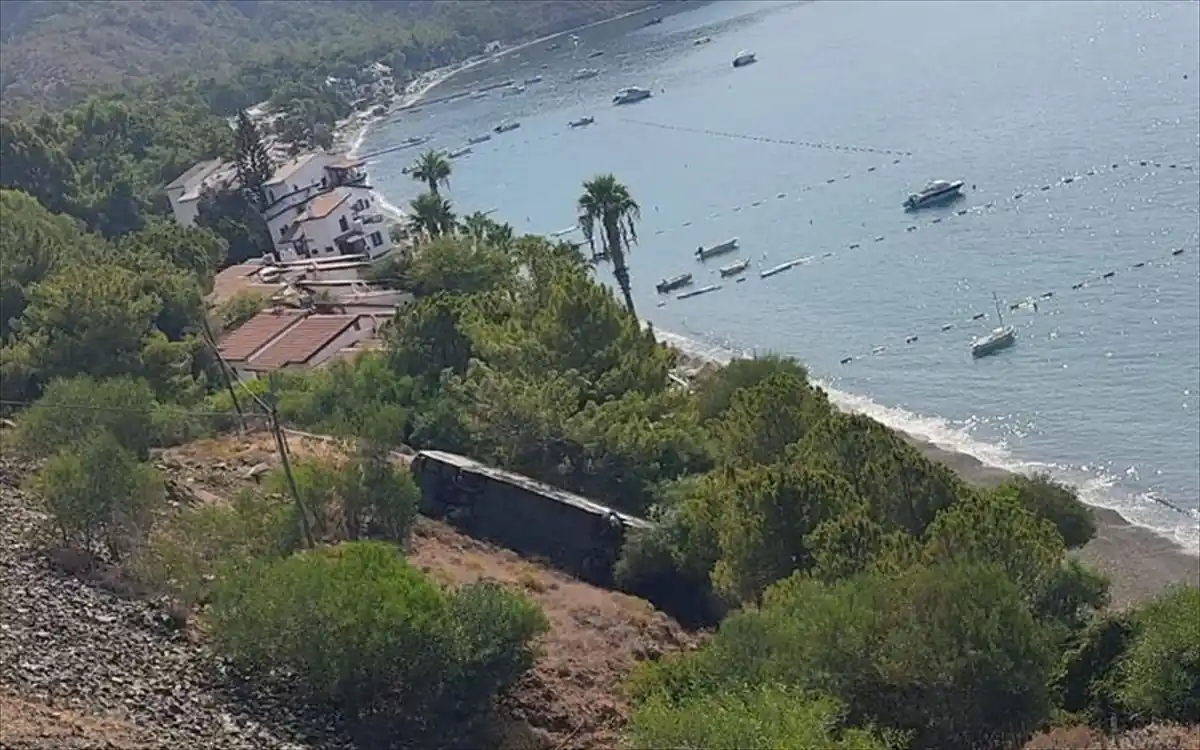 Muğla’da yolcu otobüsü şarampole devrildi