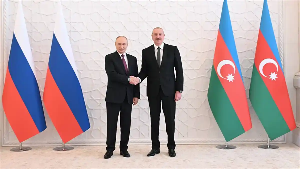 Putin ve Aliyev Bakü’de Görüştü