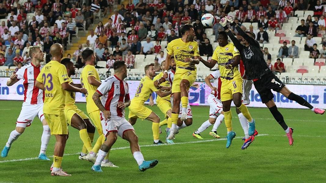 Sivasspor kendi sahasında mağlup oldu