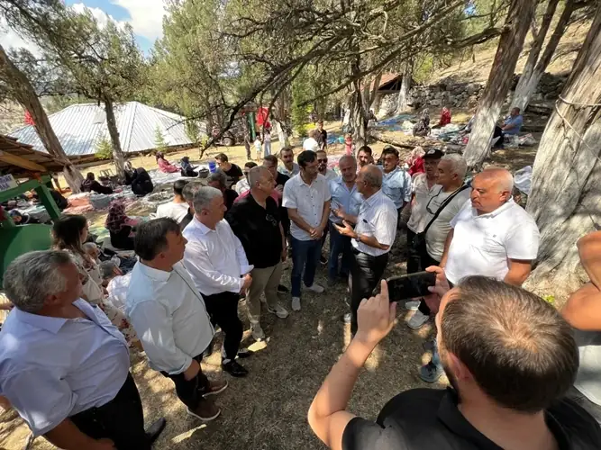 Tavşanlı Belediye Başkanı Derin, Domaniç’te şenliklere katıldı