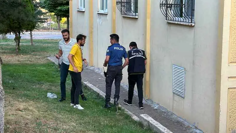 Uşak'ta Dördüncü kattan düşen 3 yaşındaki çocuk öldü