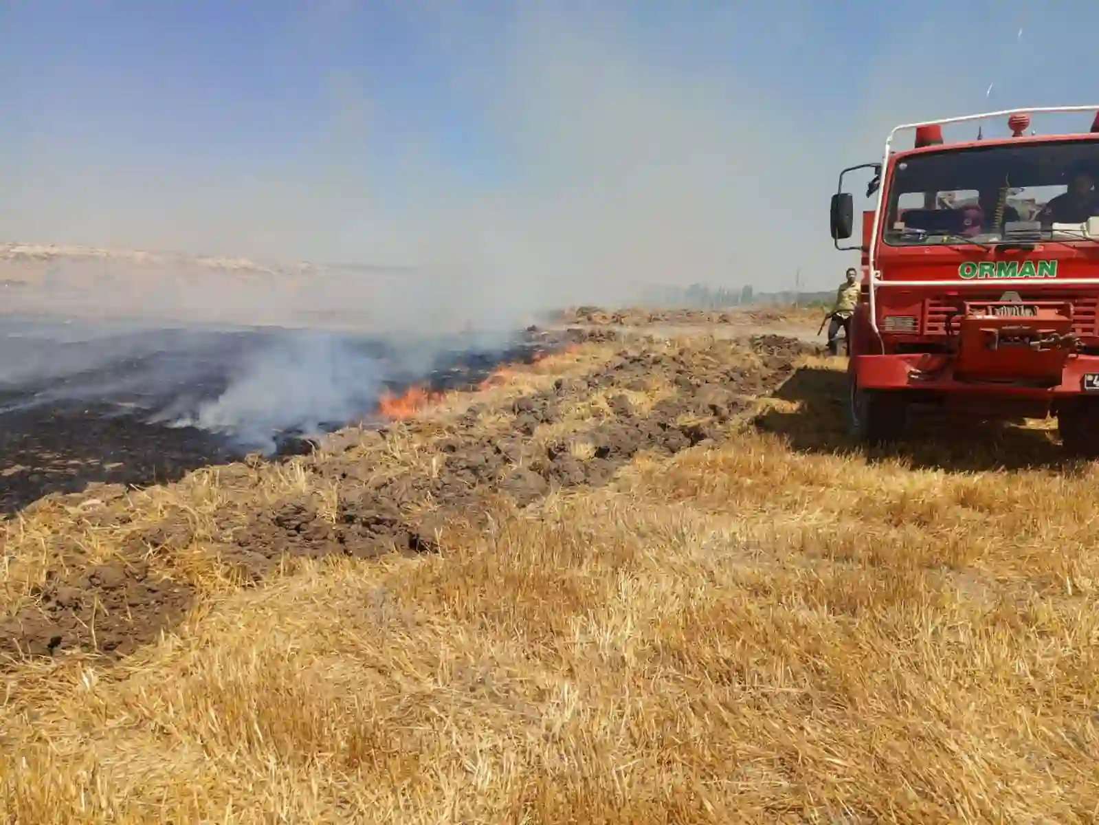 Kütahya’da demir yolu hattında anız yangını 