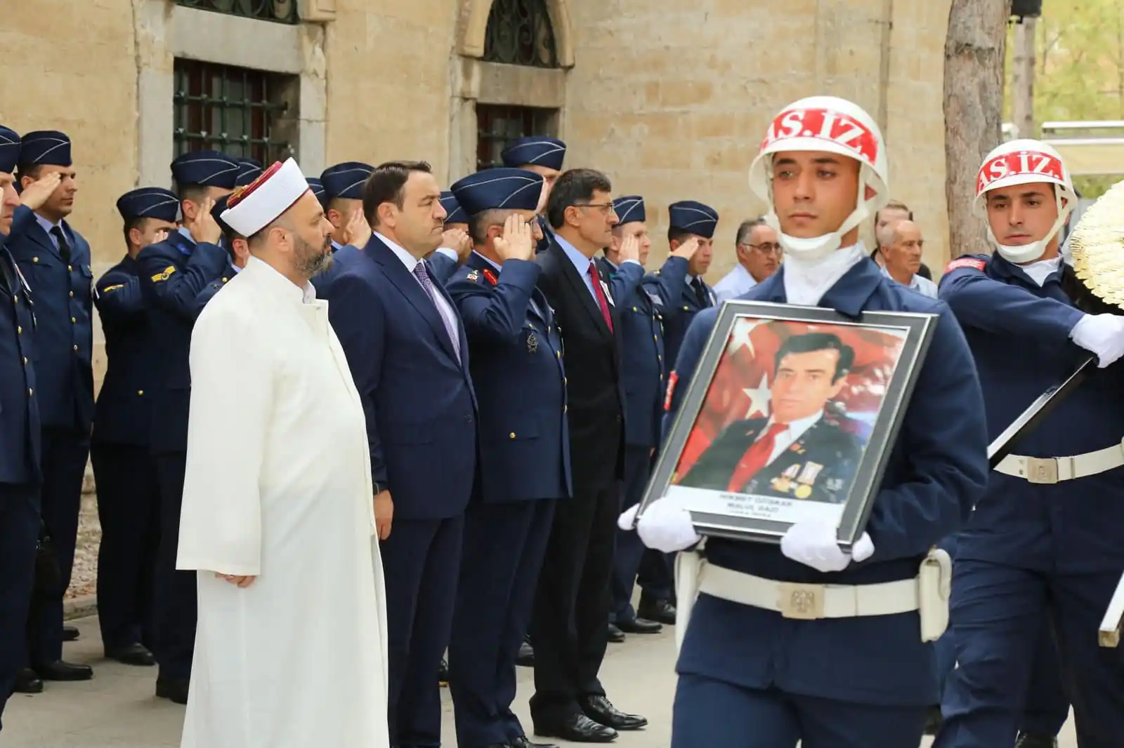 Kütahyalı Gazi Hikmet Özişkar dualarla ebediyete uğurlandı 