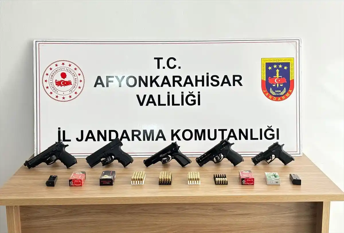 Afyonkarahisar’da Düğünlerde Silahla Ateş Eden 5 Kişi Yakalandı