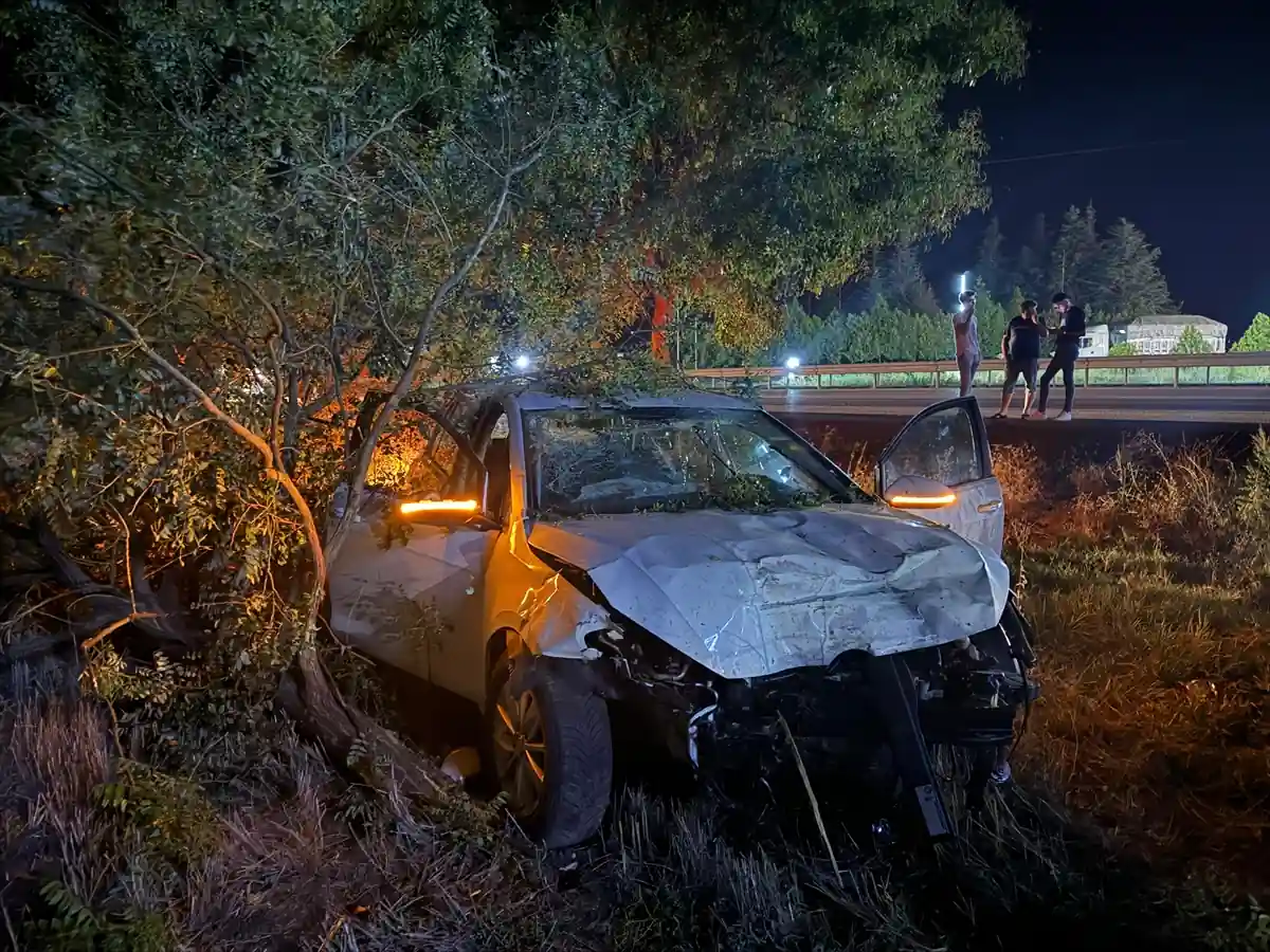 Afyonkarahisar’da iki otomobil çarpıştı, 2 ölü