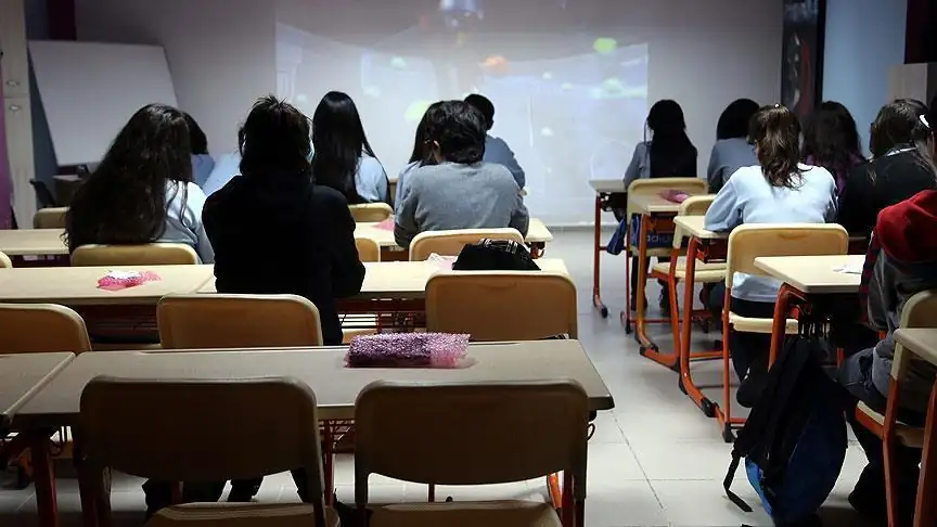 Aksaray'da eğitim yöneticisi görevden alındı