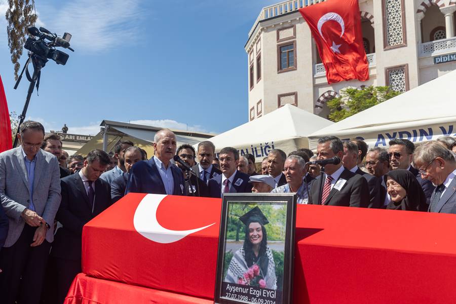 Ayşenur Ezgi Eygi son yolculuğuna uğurlandı