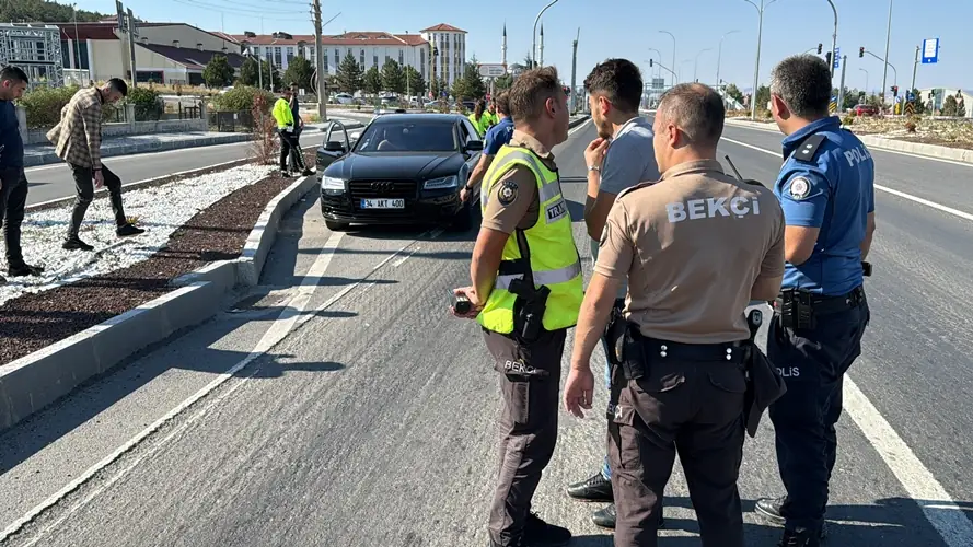 Çakarlı aracı Kütahya polisi yakaladı