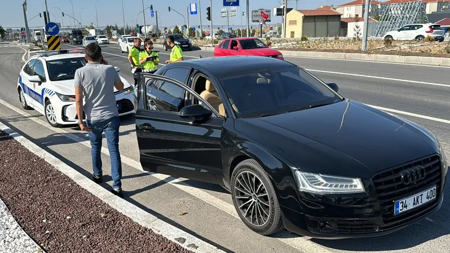 Çakarlı aracı Kütahya polisi yakaladı