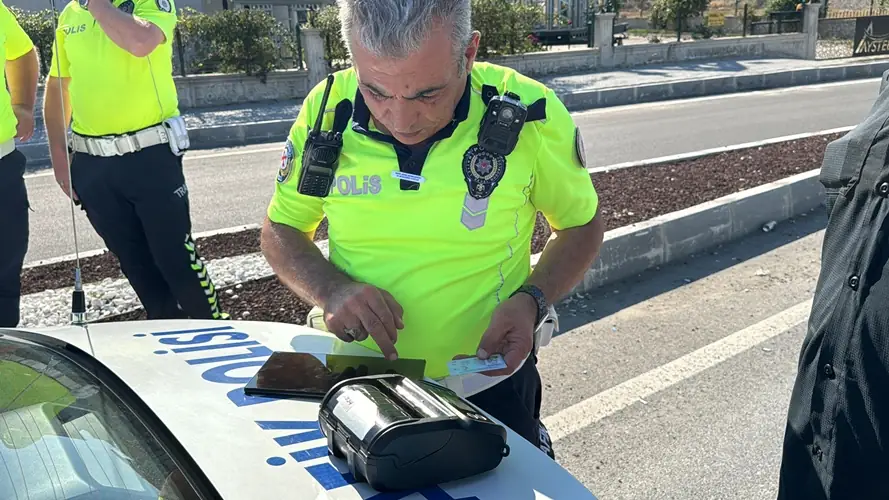 Çakarlı aracı Kütahya polisi yakaladı