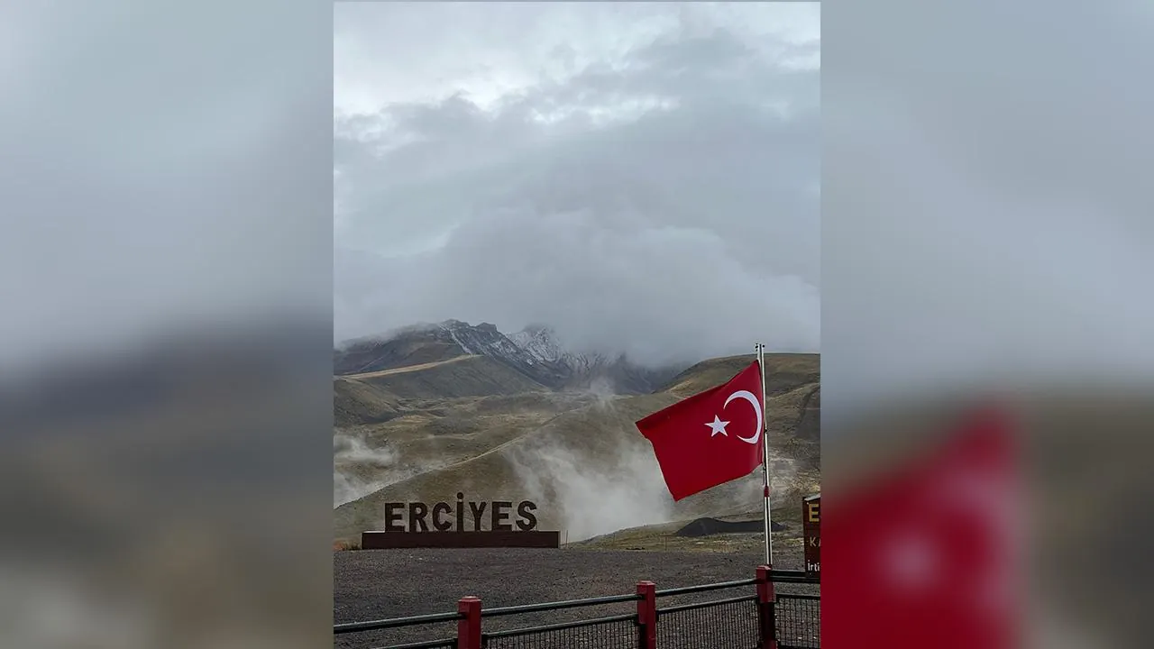 Erciyes Dağı’nda zirve beyaza büründü