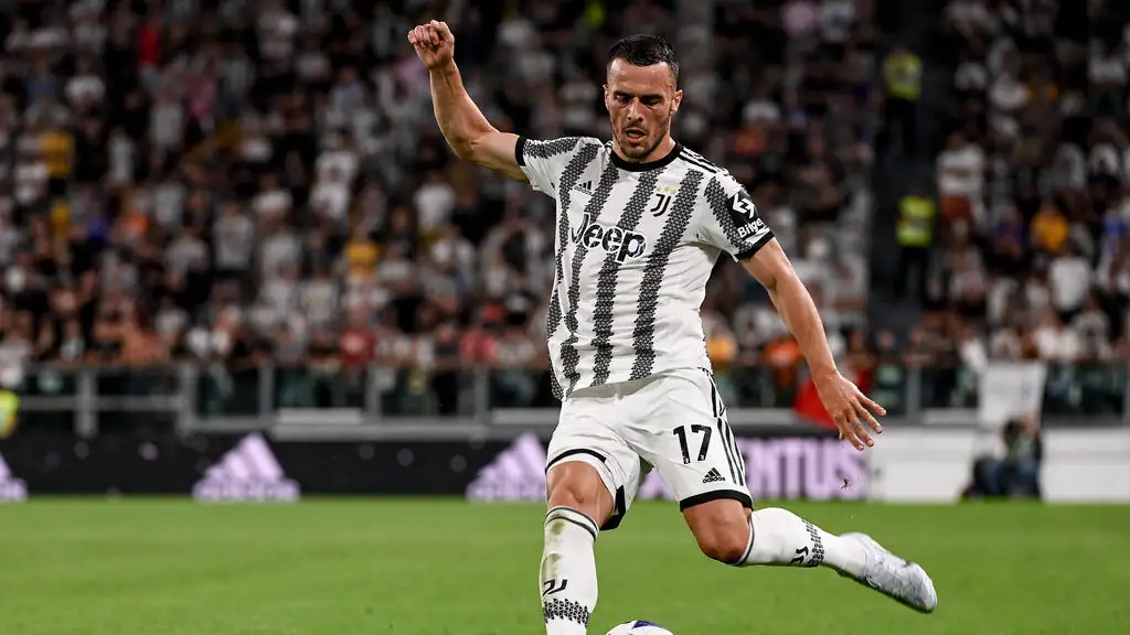 Fenerbahçe Filip Kostic transferini tamamlıyor