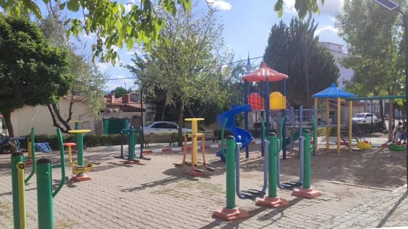 Gediz’de parklar yenileniyor