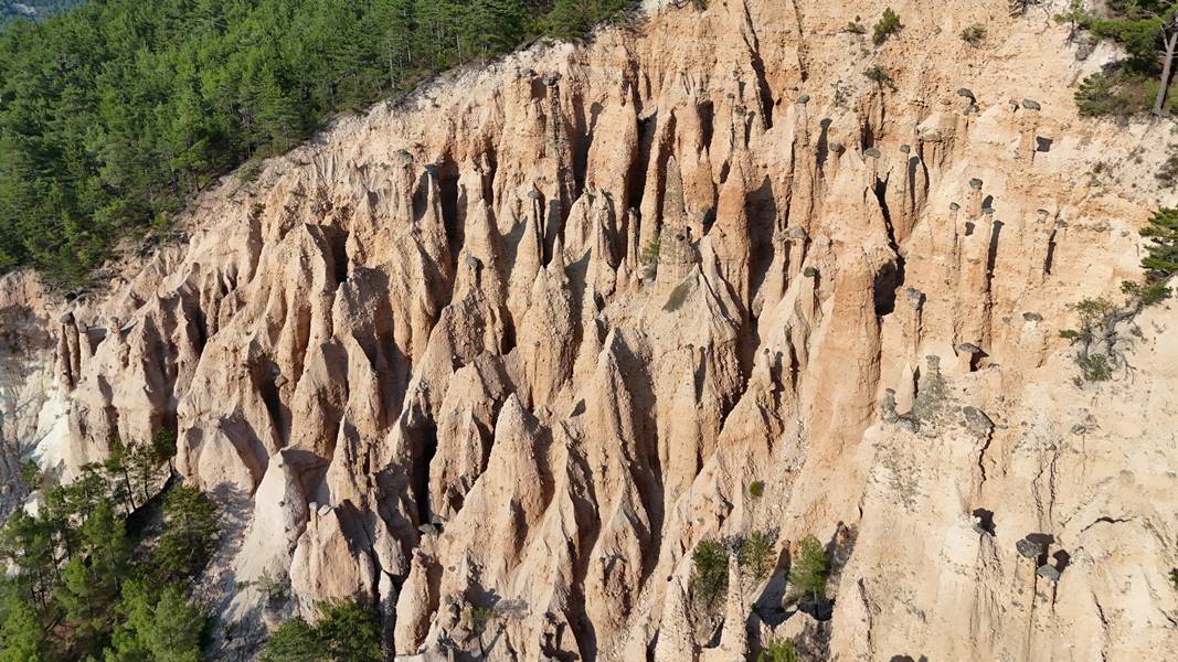 Kütahya’nın peribacaları gün yüzüne çıkmayı bekliyor