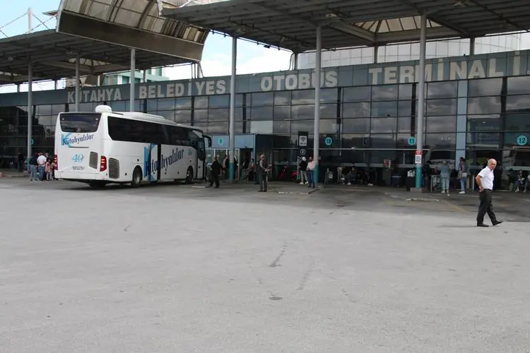 Kütahya’da otogarda öğrenci yoğunluğu 