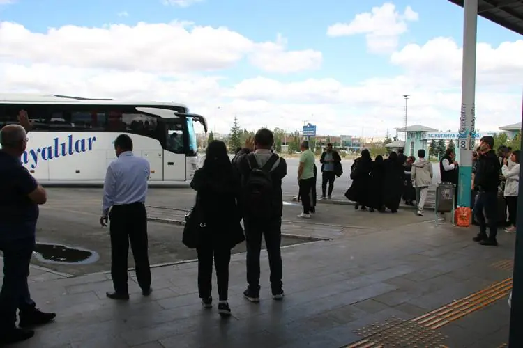 Kütahya’da otogarda öğrenci yoğunluğu 