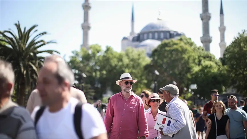 Türkiye 8 ayda 40 milyona yakın turist ağırladı