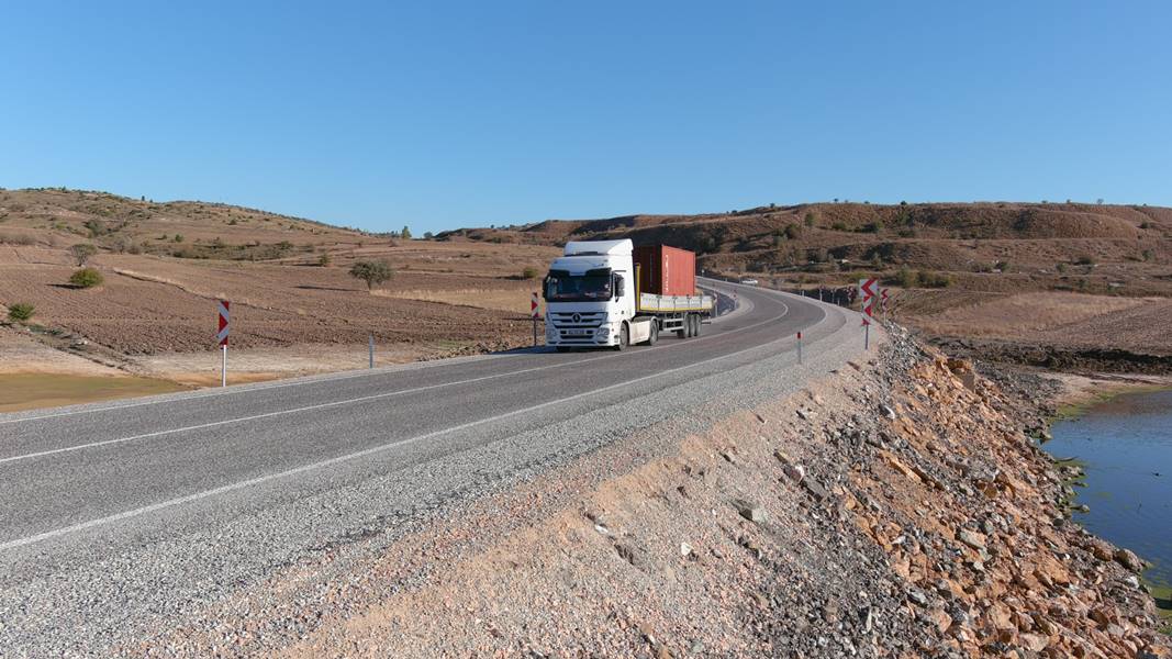 Kütahya-Seyitömer kara yolu trafiğe açıldı