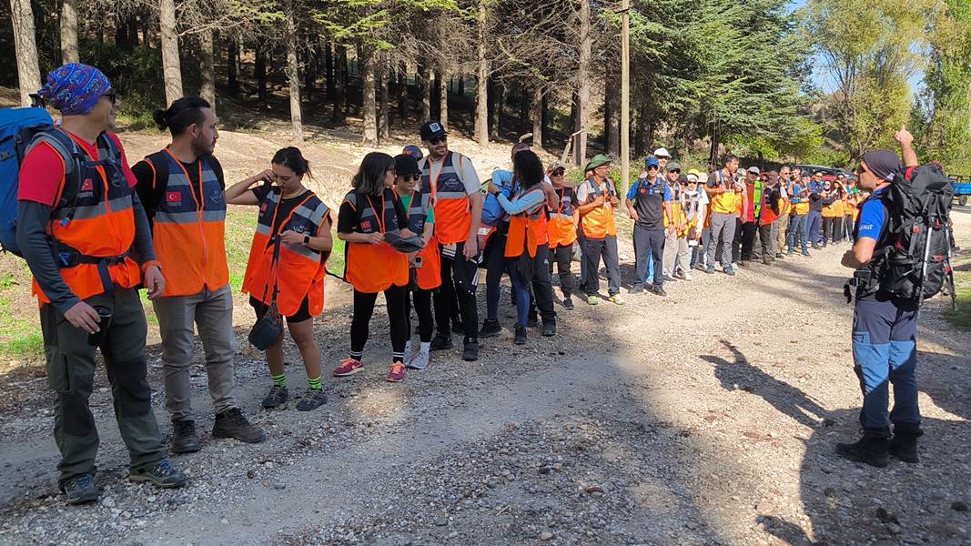 Kütahya’da AFAD gönüllüleri doğa yürüyüşünde buluştu