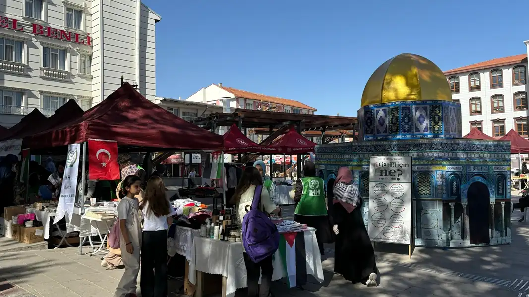 Kütahya'da Gazze için hayır çarşısı düzenlendi